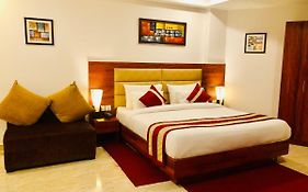 Red Crown Hotel